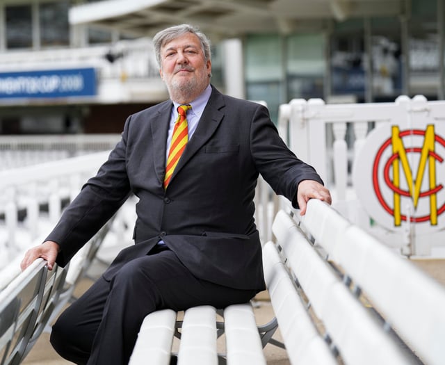 Stephen Fry backs campaign to save Devon’s mobile libraries