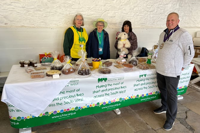 Town Mayor, Cllr David Wells and CHSW Volunteers