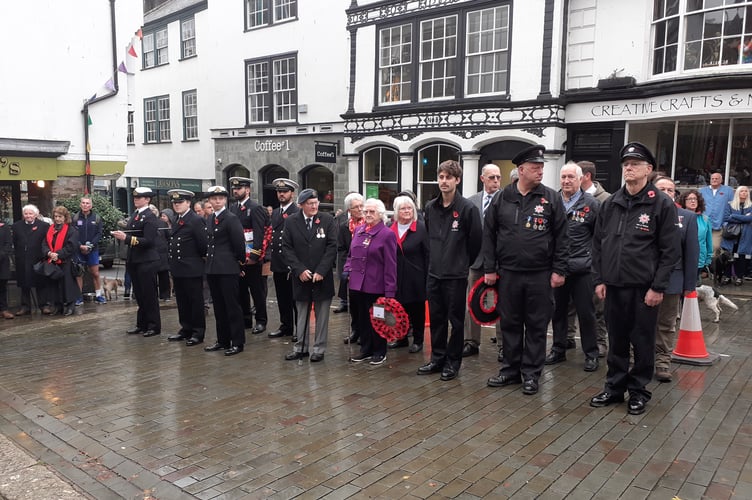 Totnes poppy wreath laying