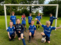 Manstow U8s celebrate new kit 