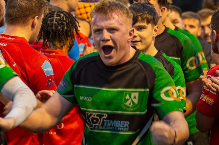 Ivybridge RFC celebrate a huge league win